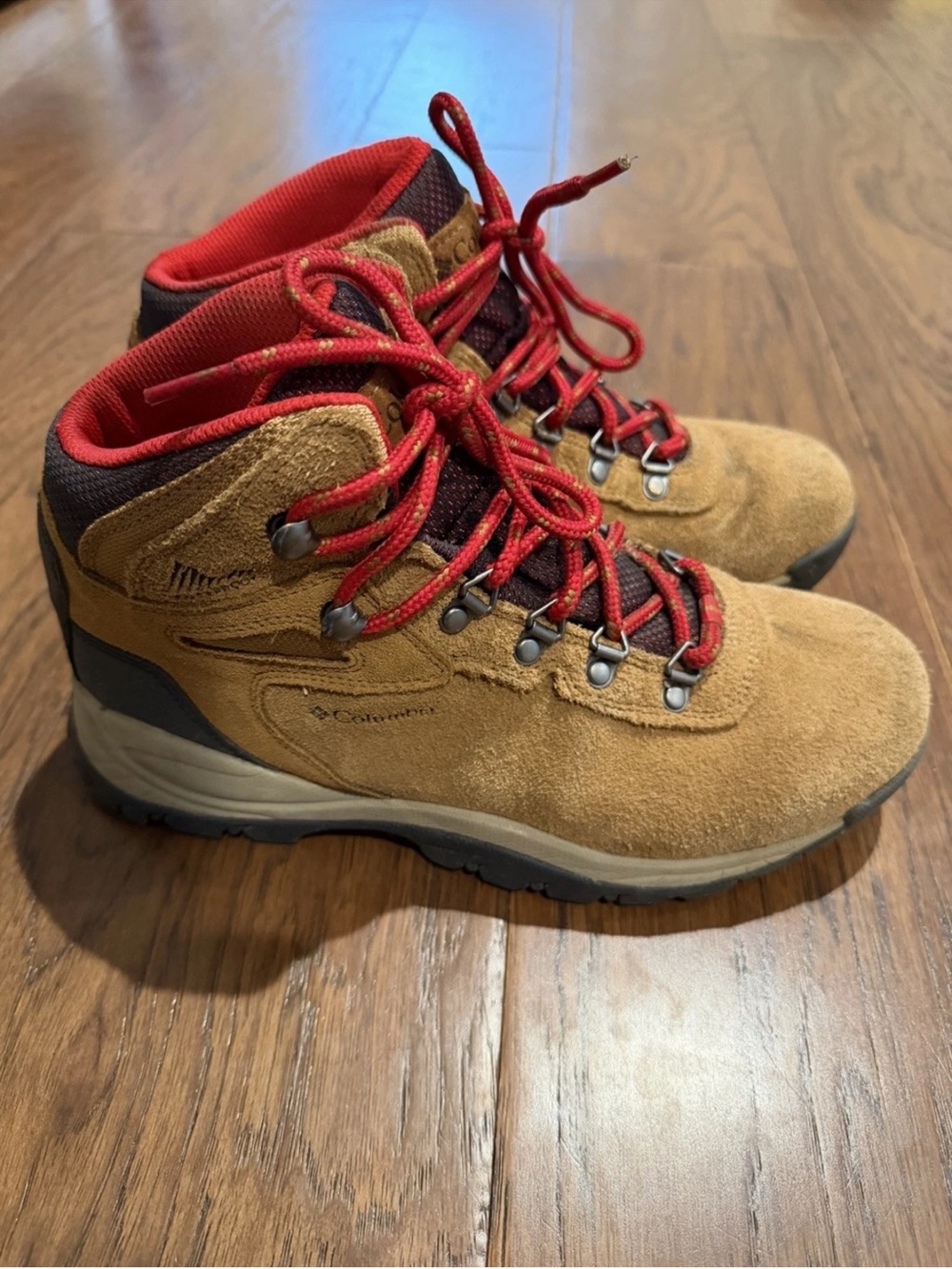 Columbia Women’s Newton Ridge Plus Waterproof Amped Hiking Boot size 8.5